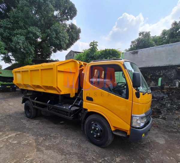 Arm Roll Container Sampah
