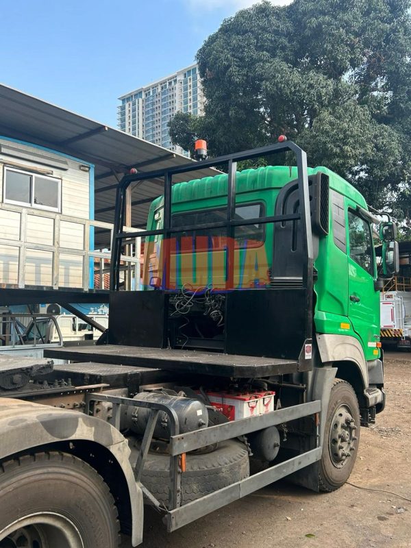 Tractor Head Styling