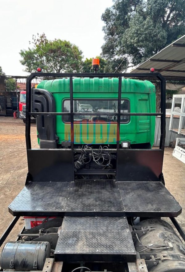 Tractor Head Styling - Image 3